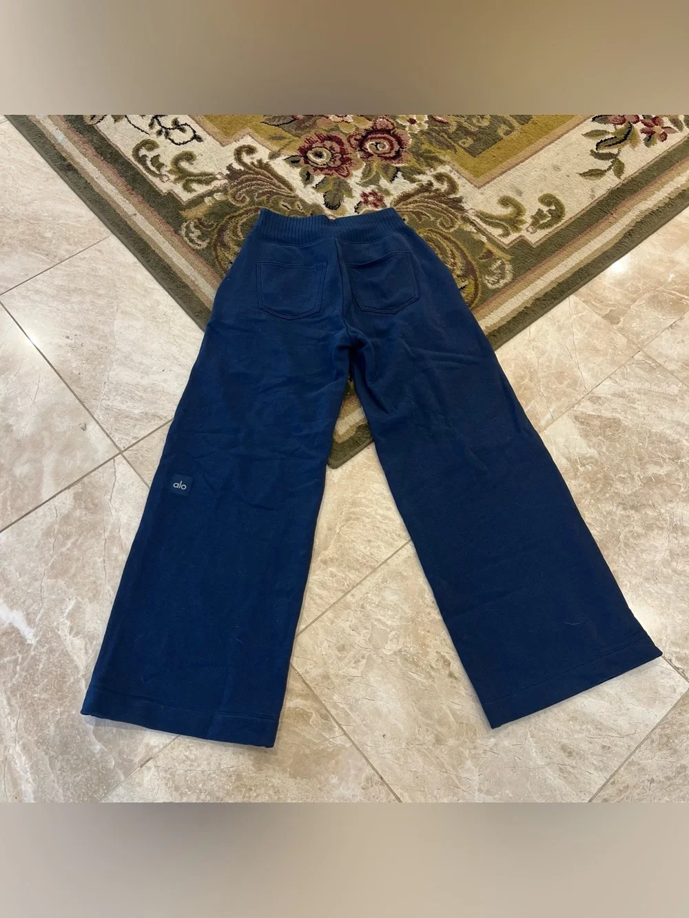 ALO Yoga size small